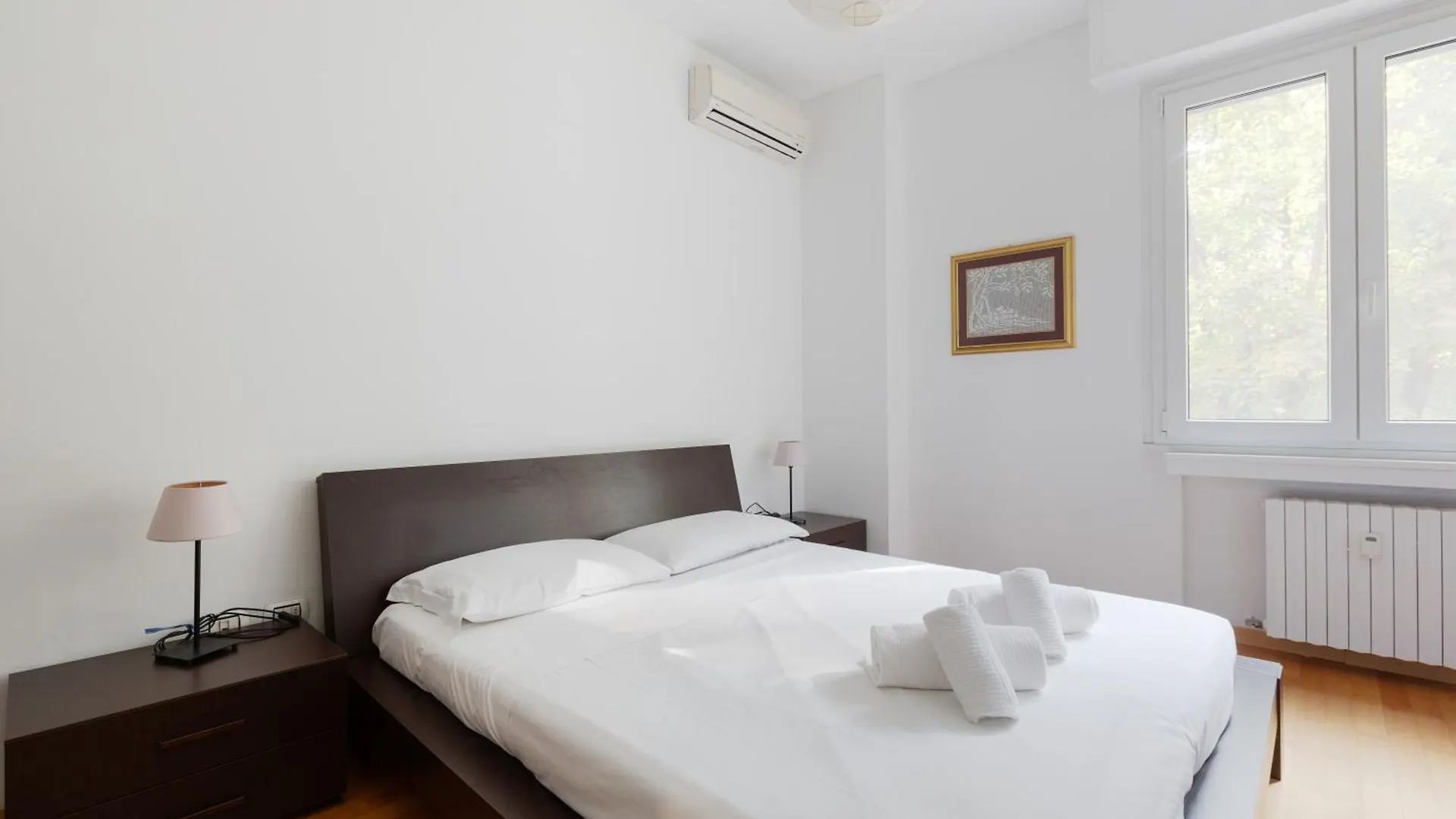 Irnerio- Washington Balcony Apartment Milan