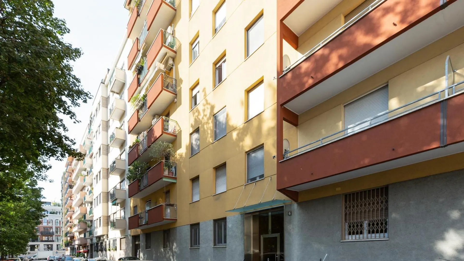 Irnerio- Washington Balcony Apartment Milan