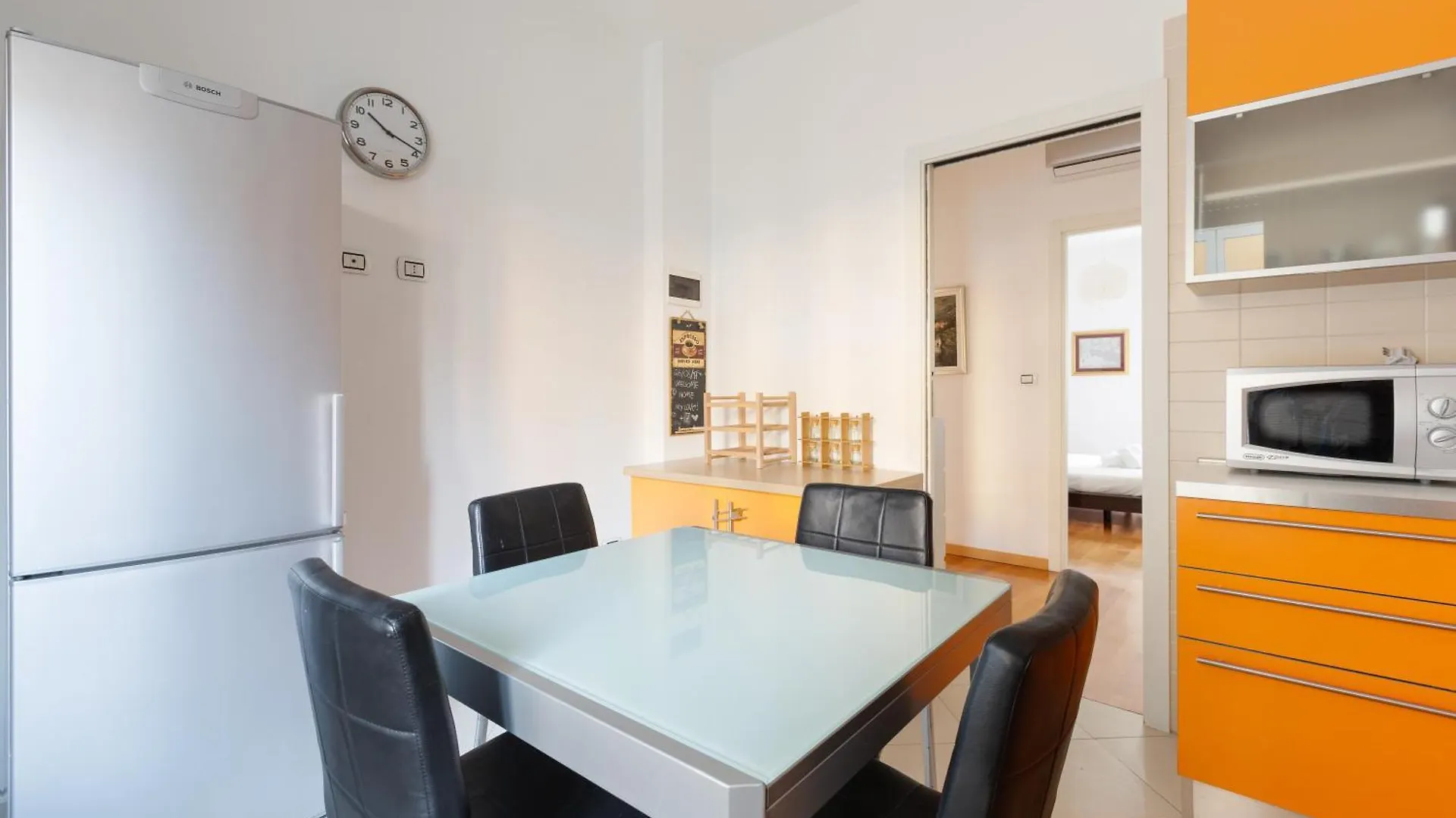 Irnerio- Washington Balcony Apartment Milan Italy