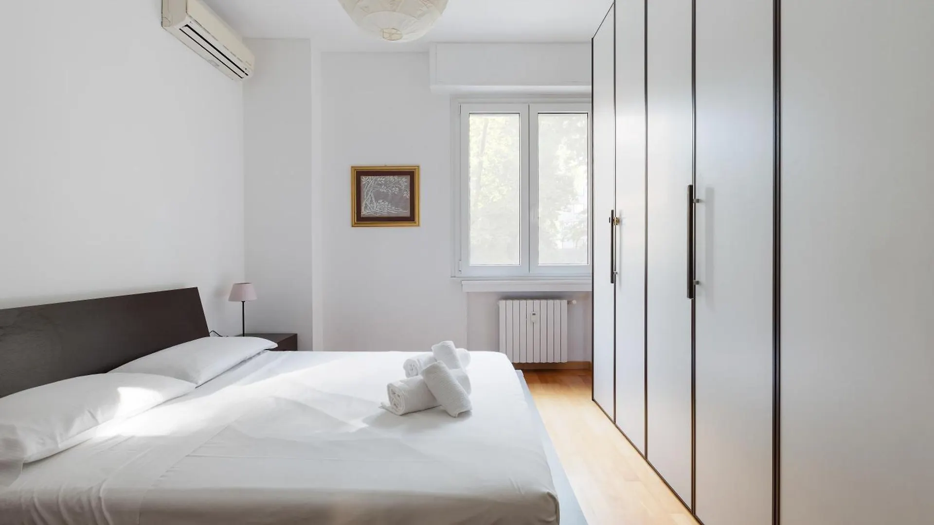 Irnerio- Washington Balcony Apartment Milan