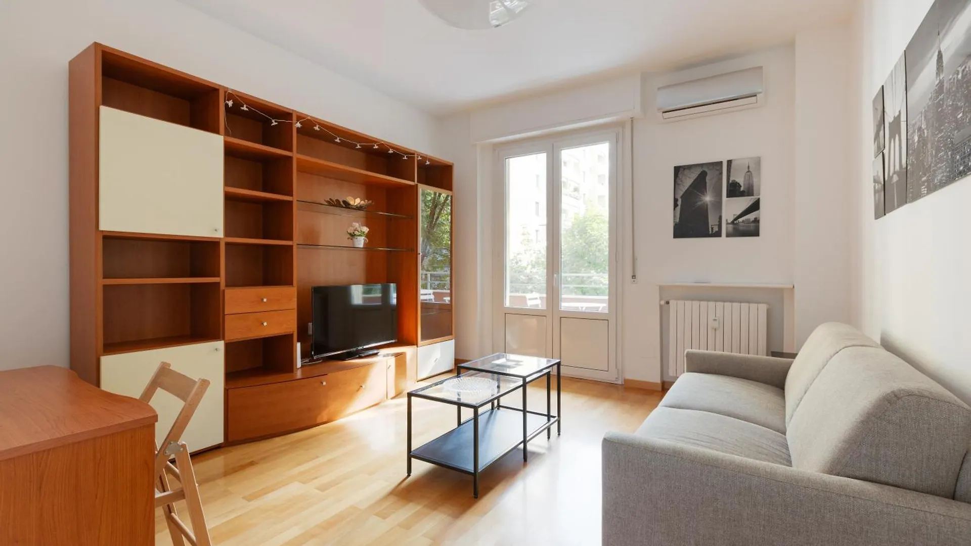 Irnerio- Washington Balcony Apartment Milan