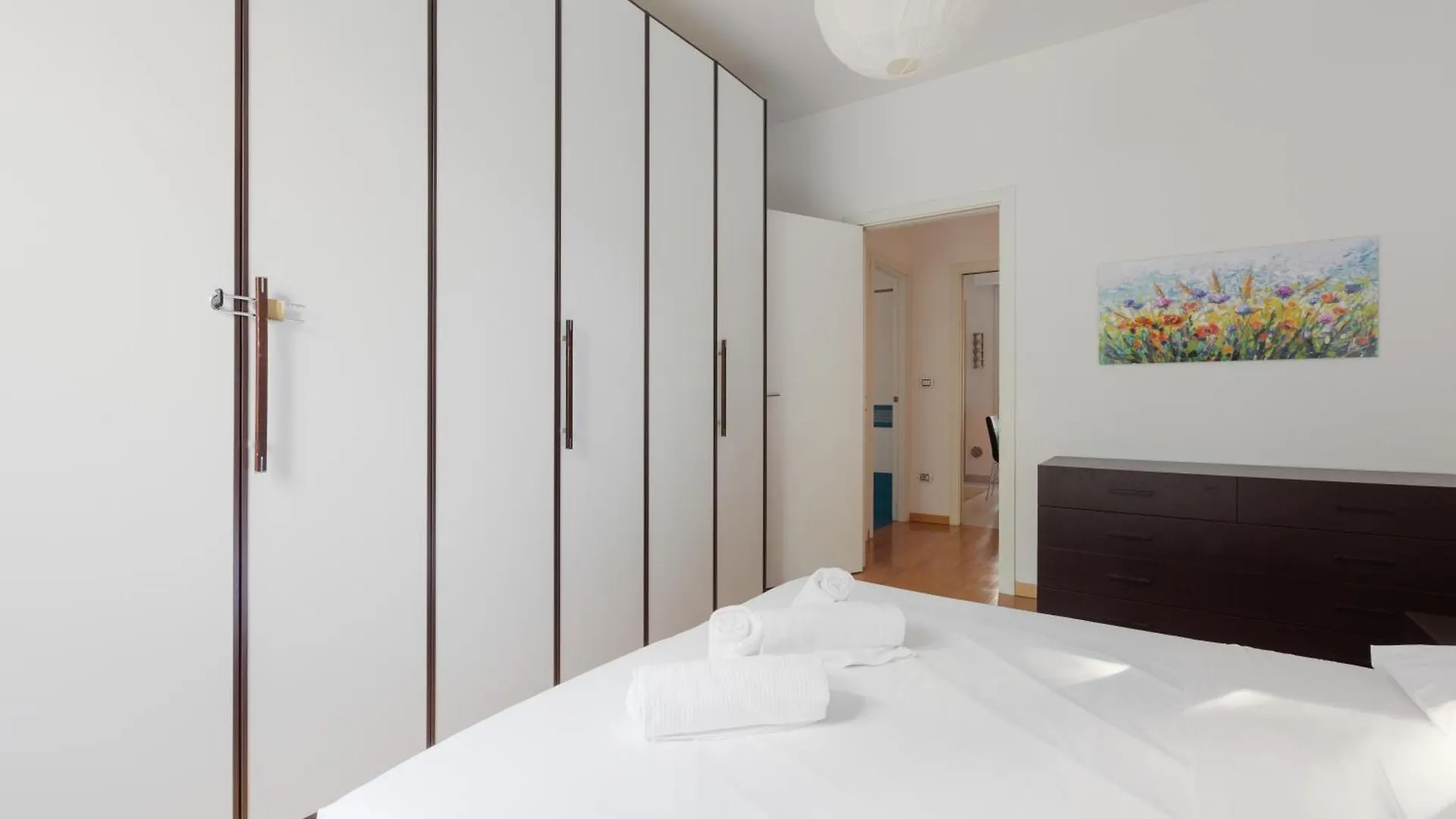 Irnerio- Washington Balcony Apartment Milan